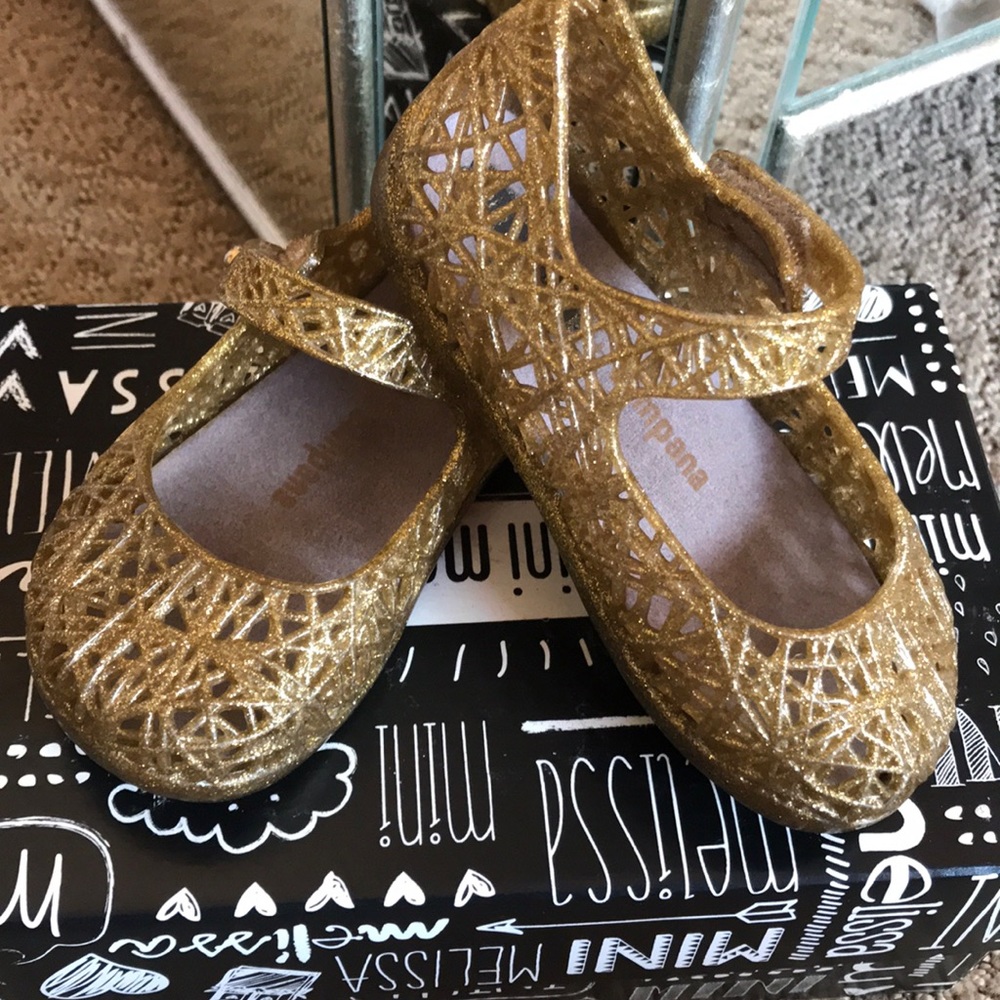 Mini Melissa size 6